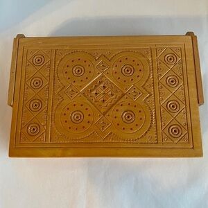 𝅺HANDMADE carved light brown wooden box​​​​​